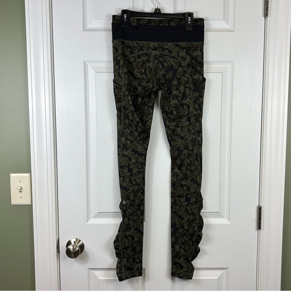 Lululemon speed tight III luxtreme mystic jungle fatigue green black sz 4 - Picture 4 of 12